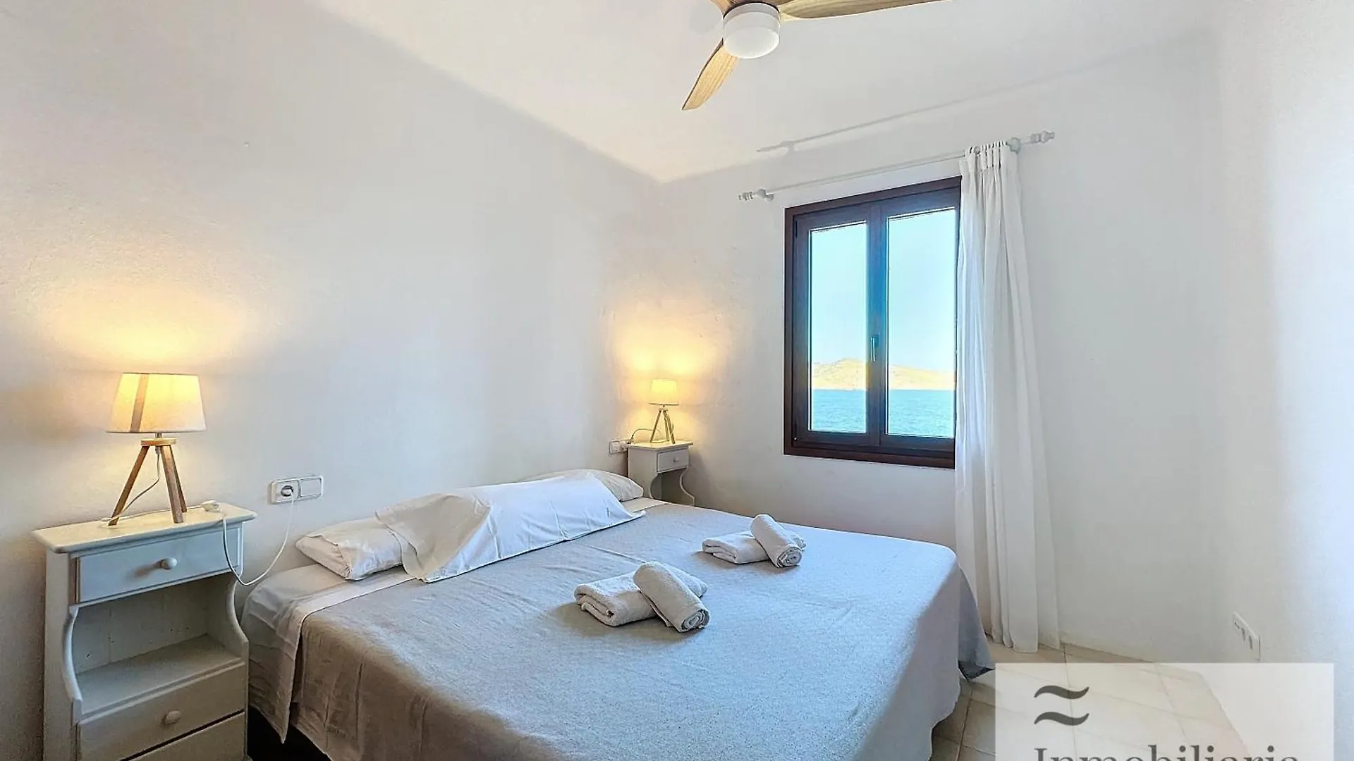 P82. Apartamento Marinero Con Wifi Y Aire Acondicionado Fornells  Spain